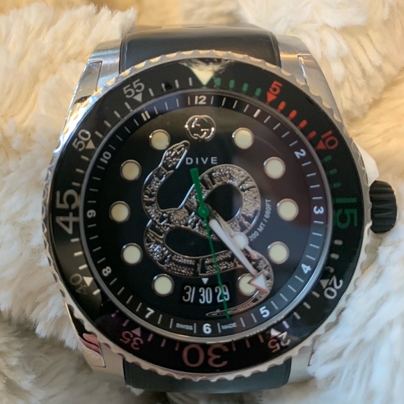 Gucci Dive Watch Quartz Mens - Picture 1 of 9
